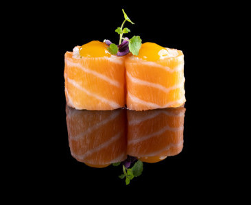 Product Salmon Mango Maki 6 pc