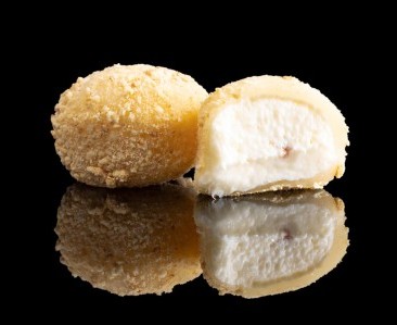 Product MOCHI STRAWBERRY CHEESECAKE 2 PC.