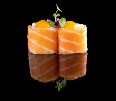 Product Salmon Mango Maki 6 pc